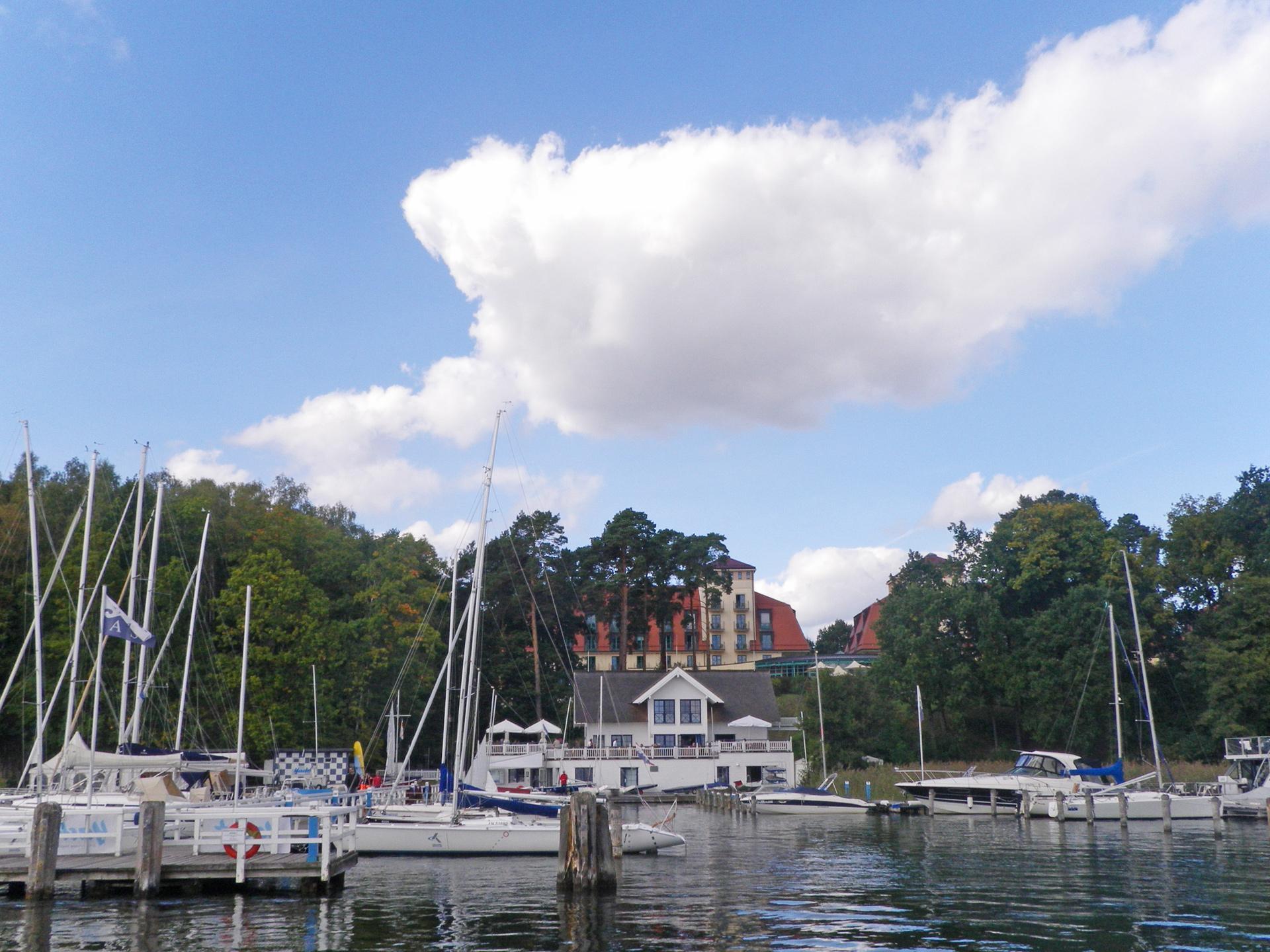 Precise Resort Бад-Заров Экстерьер фото The marina at the Royal Lymington Yacht Club