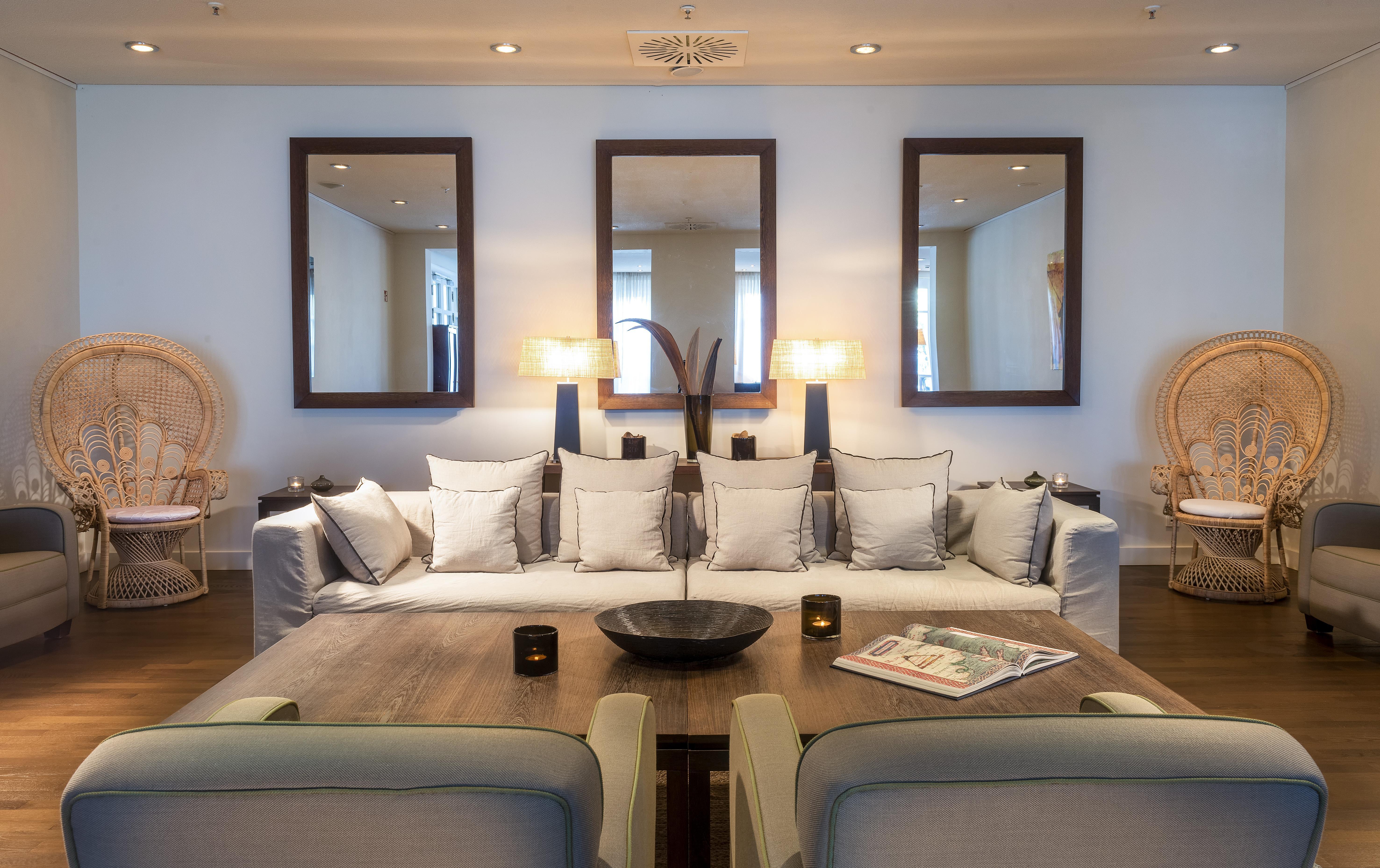 Precise Resort Бад-Заров Экстерьер фото A living room at The Ivy